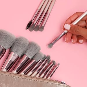 ✨ Set od 15 profesionalnih četkica za šminkanje + kozmetička torbica ✨