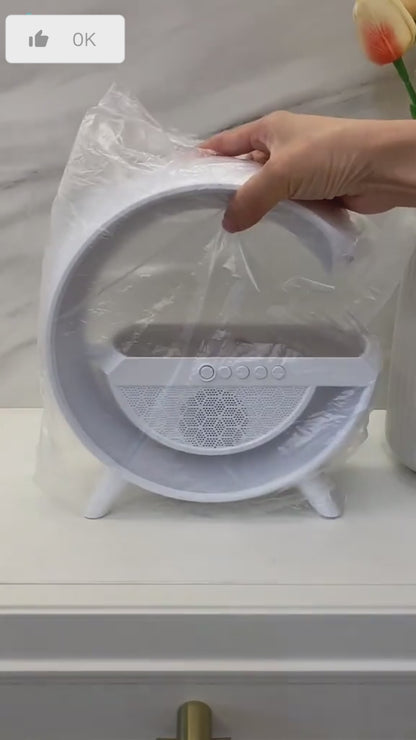 Bluetooth zvučnik + RGB lampa + Alarm sat + Radio + Bežični punjač – 5 u 1 multifunkcionalni uređaj